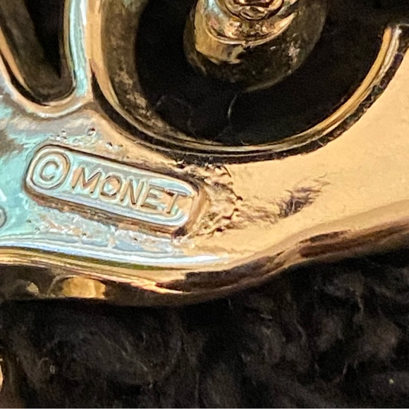 Vintage Monet Silver Toned Swirl Leaf Feather Brooch Pin - Picture 8 of 9